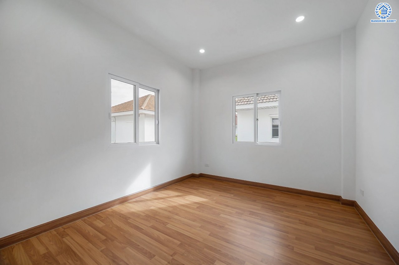 บ้านมือสองตกแต่งใหม่ โครงการ เพอร์เฟคเพลส1 ราชพฤกษ์ คุณภาพแบรนด์ Property Perfect เนื้อที่ 63.7 ตร.ว. พื้นที่ใช้สอย 122 ตร.ม. ตอบโจทย์ทุกการอยู่อาศัย ฟังก์ชัน 3 ห้องนอน 3 ห้องน้ำ 2 ที่จอดรถ บนทำเลติดถนนราชพฤกษ์ ใกล้วงเวียนพระราม5 รถไฟฟ้าสายสีม่วง "สถานีบางรักน้อยท่าอิฐ" และจุดขึ้นทางด่วน "กาญจนาภิเษก"